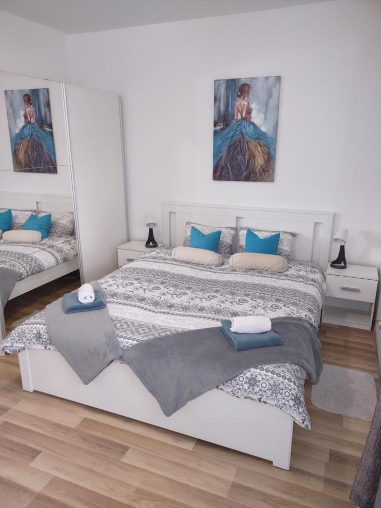 Apartment Pemper - Self check in and check out - Tap to explore photos