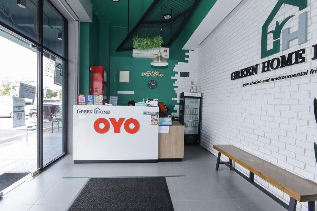 OYO 90399 Green Home Hotel syariah photo 3