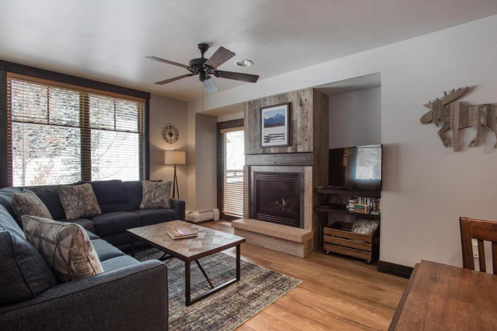 Zephyr Mountain Lodge, Condo | 2 Bedroom (Premium-Rated Condo 1503) image