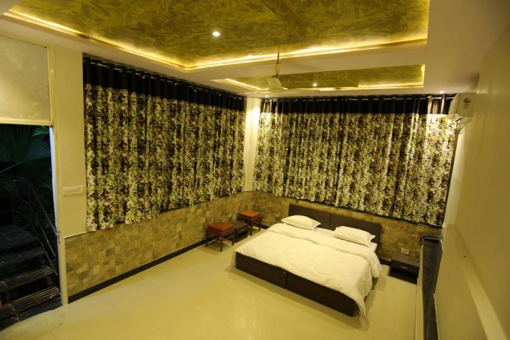 CASA Orchard House photo 2