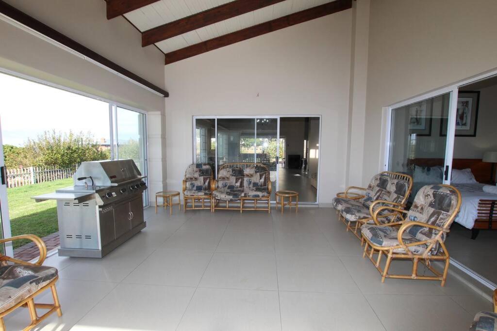 DEUX MAISON - Ocean view, pool, spacious house photo 4