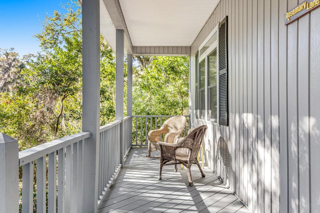 Rosemary Lane photo 2