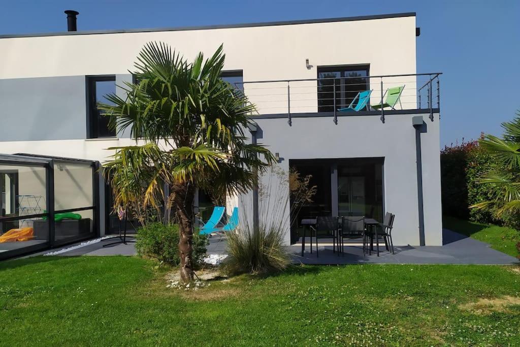 norman villa on d-day beach with heated pool, photo 1