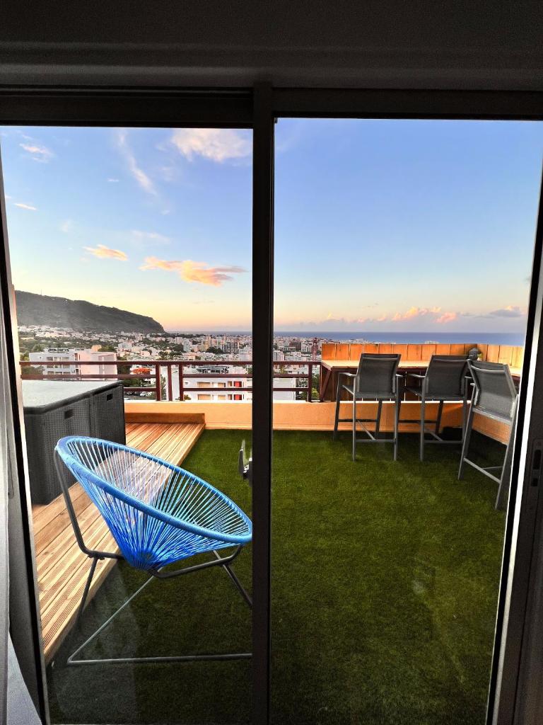 Sea View & More… photo 1