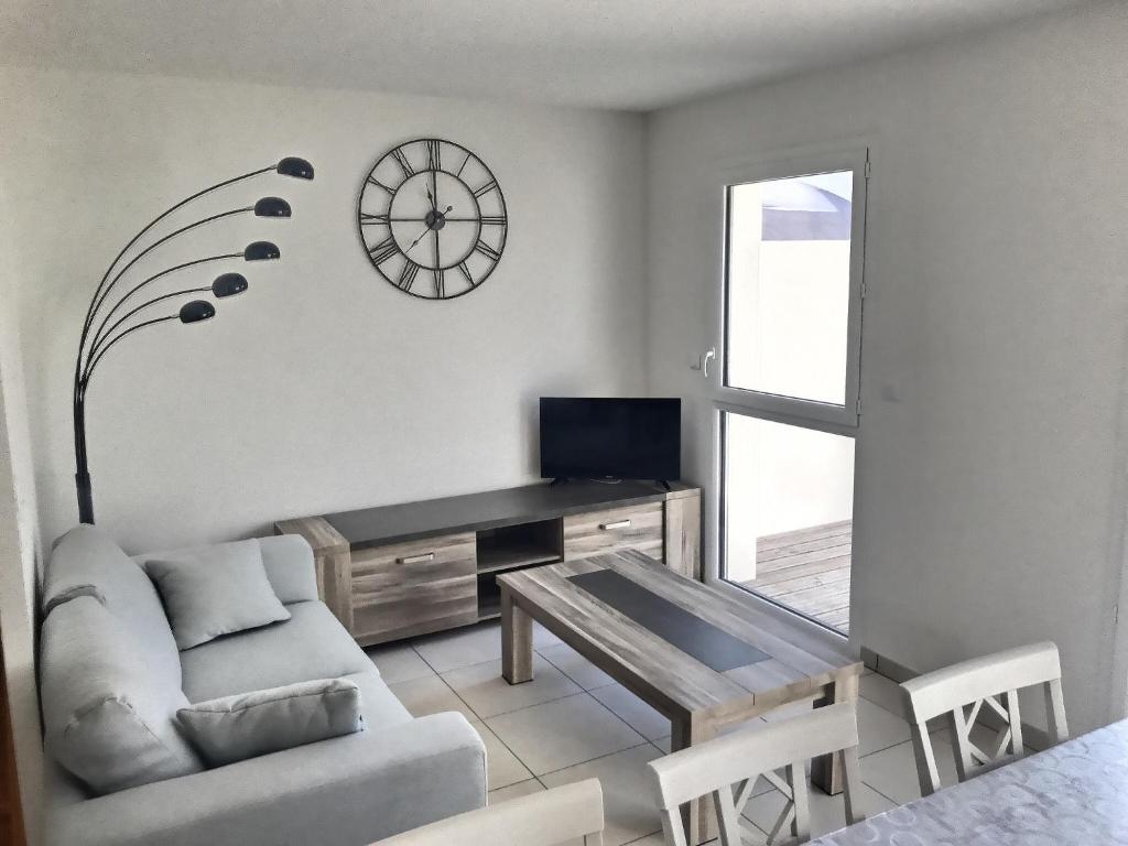 Pavillon climatisé à 500m de la plage avec jardin