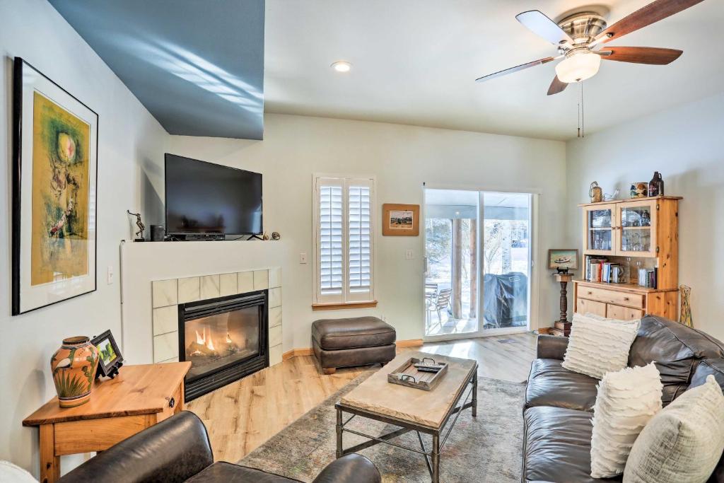 Cozy Vail Valley Townhome - Walk to Riverwalk! photo 3