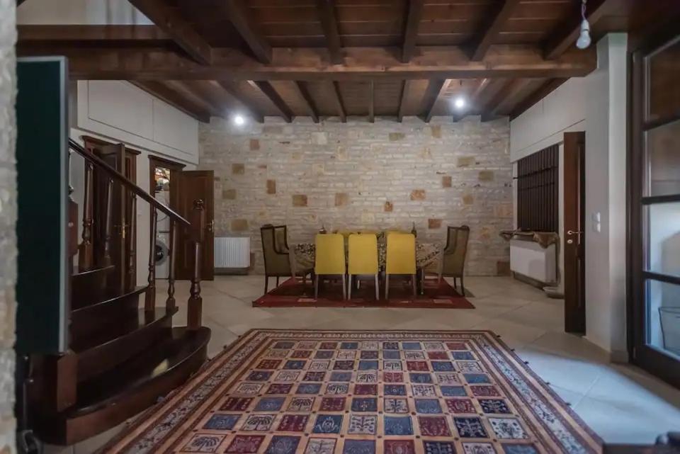 Kourtis Family Mansion photo 1