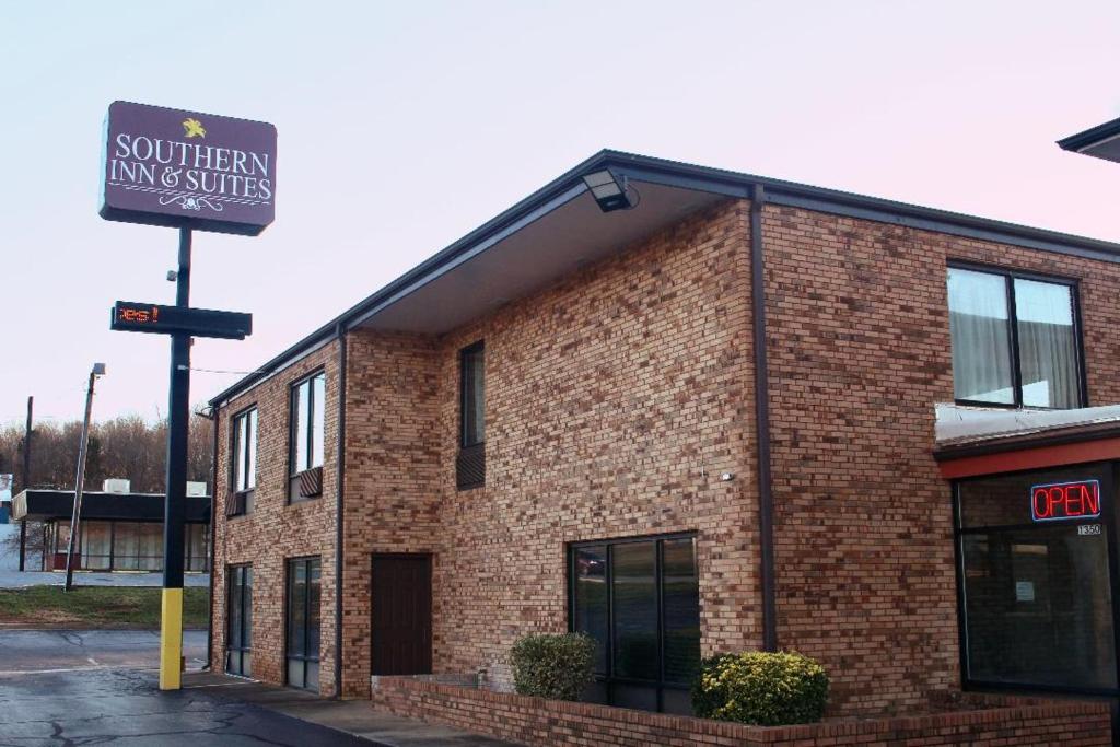Southern Inn and Suites photo 2