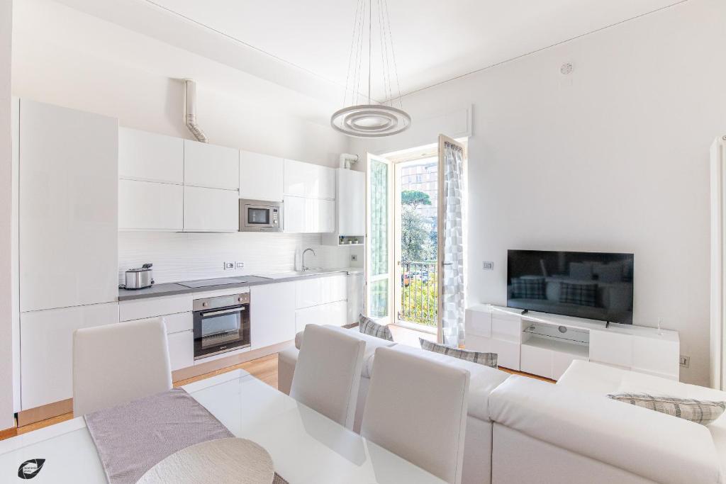 Elena House Platinum Apartment photo 2