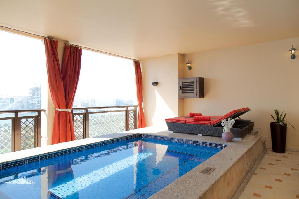Апартаменты (Люкс с 2 спальнями и собственным бассейном), Отель Arjaan by Rotana - Dubai Media City