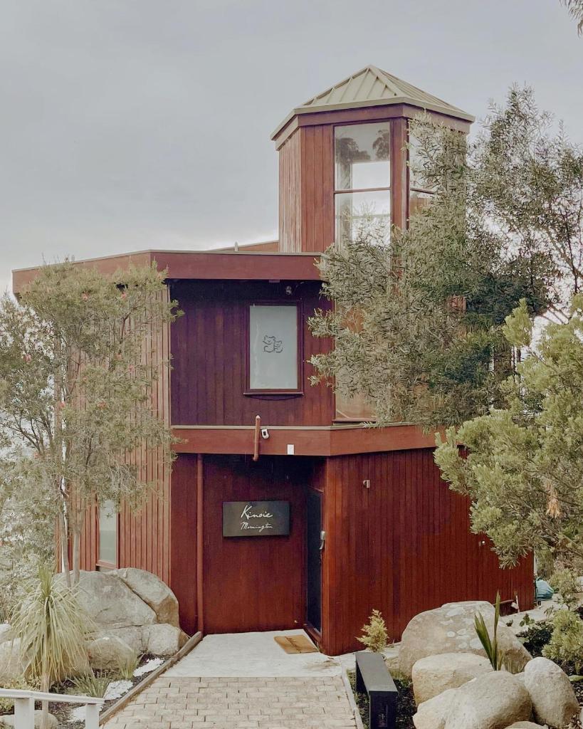 Kinoie Mornington - OCEANVIEW photo 1