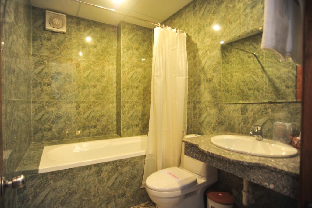 Двухместный (Двухместный номер Делюкс с 1 кроватью), Hong Thien Ruby Hotel
