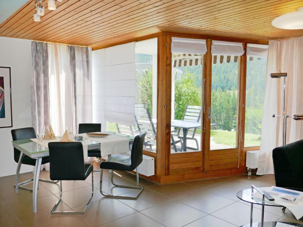 Apartment Chesa Piz Cotschen 2 by Interhome photo 1