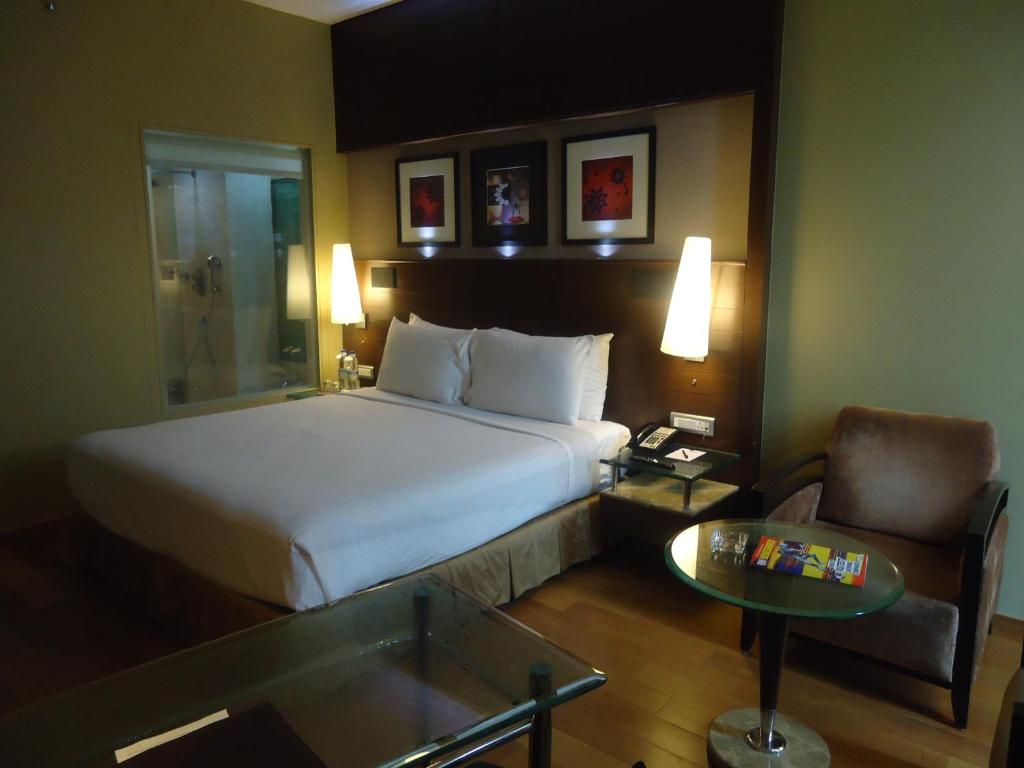 Двухместный (Улучшенный номер), Radisson Blu Atria Bengaluru