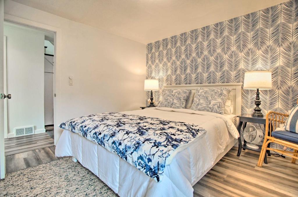 Bright, Coastal Mashpee Condo Near the Commons - Tap to explore photos