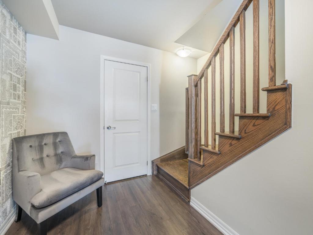 Boutique 3Br+Study Townhouse - Oakville photo 1