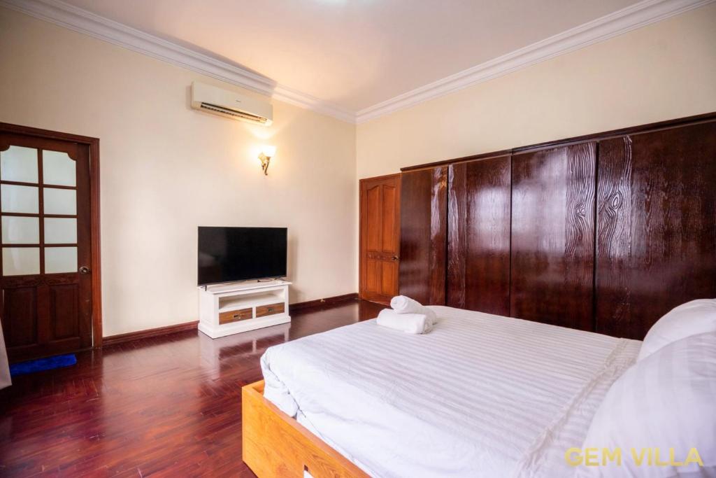 Villa 9 - 7 bedroom, pool and garden