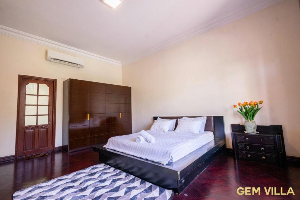 Villa 9 - 7 bedroom, pool and garden