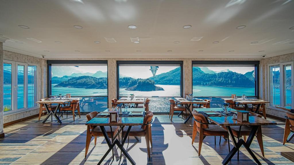 Dolphin Boutique Hotel & Restaurant photo 2