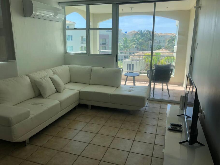 Haudimar PH Beachfront Apt 4BR/3Bath photo 1
