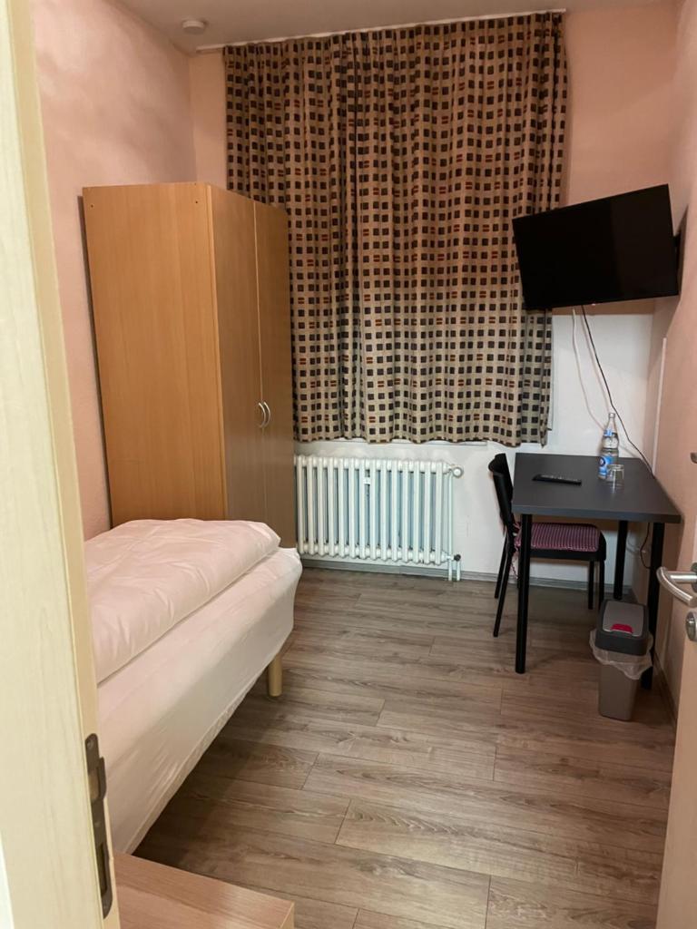 Relax Hotel-Ludwigshafen photo 3