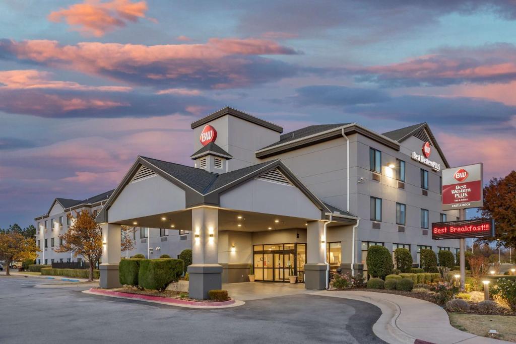 Best Western Plus Castlerock Inn & Suites image