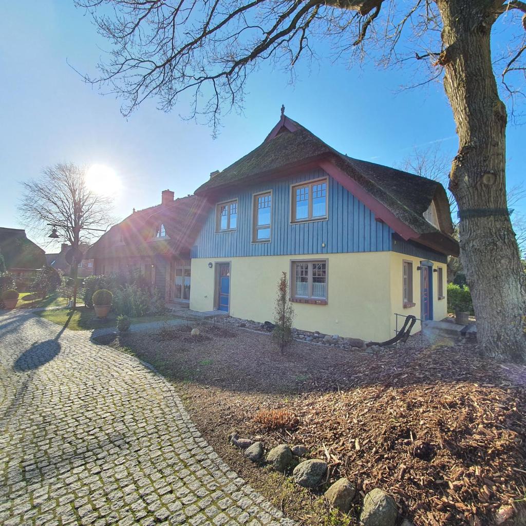 "Schiffszimmermannshaus" by Ferienhaus Strandgut photo 2