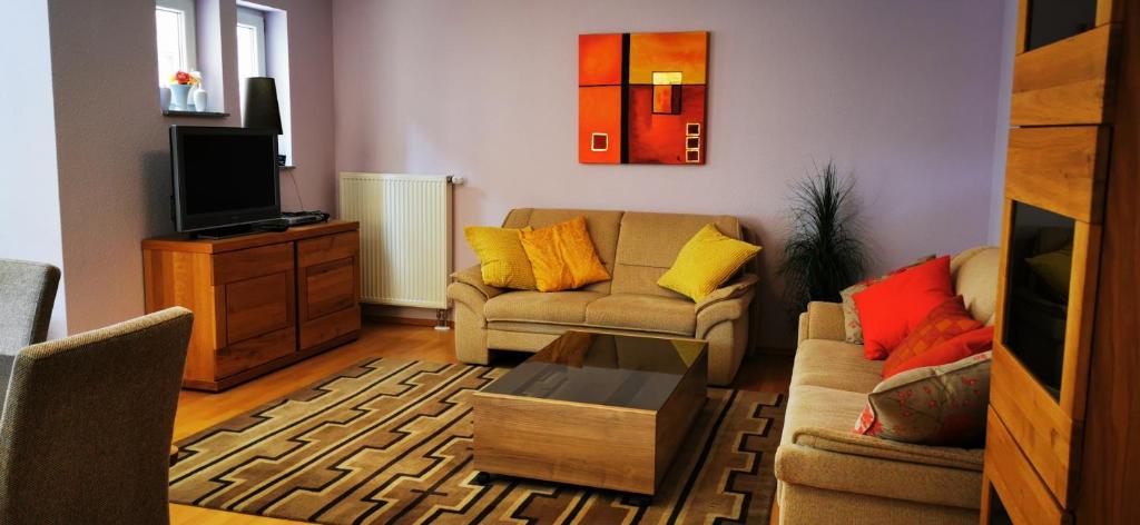 Tolle, gemütliche, voll möblierte 3 Zimmer Wohnung. photo 1