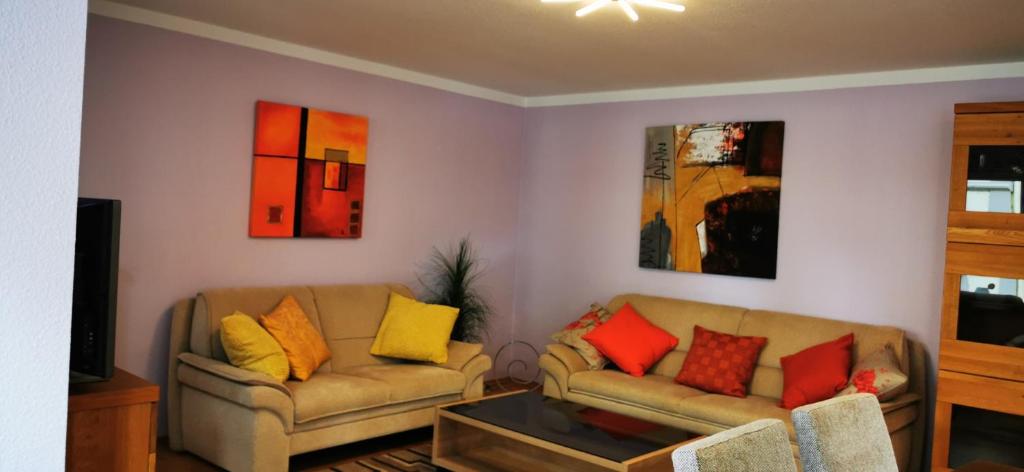 Tolle, gemütliche, voll möblierte 3 Zimmer Wohnung. photo 2
