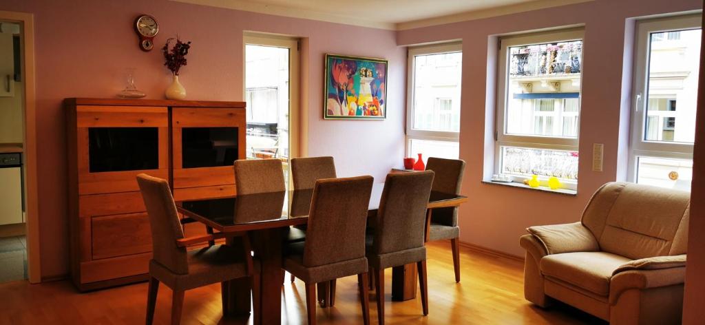 Tolle, gemütliche, voll möblierte 3 Zimmer Wohnung. photo 3