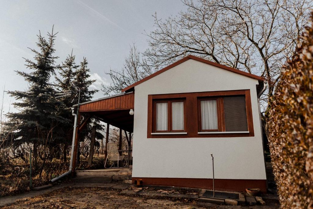 MANDULÁS KABIN a kisház dézsával és kilátással a Balatonra photo 4