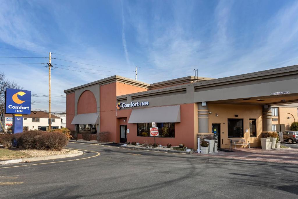 Comfort Inn Paramus - Hackensack image