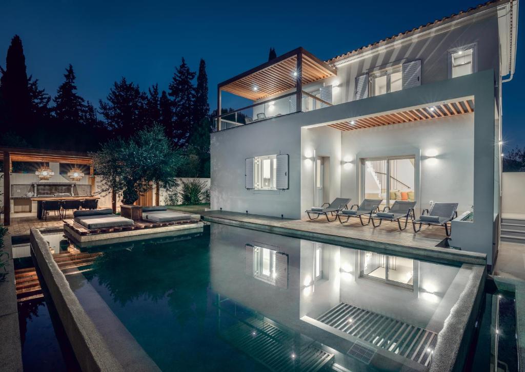 Oresteia Executive Villa, a Flamboyant Retreat, By ThinkVilla photo 4