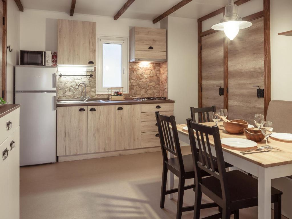 Holiday Home Mobilhome Deluxe by Interhome photo 2