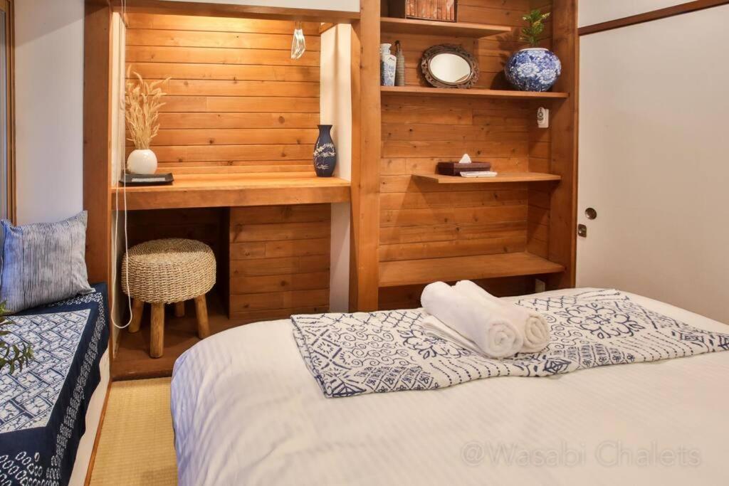 Boutique Chalet sleeps 10 - Wasabi Wonderland photo 1