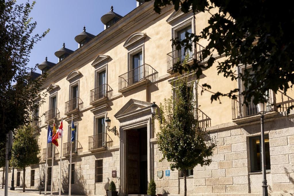 Parador de La Granja photo 2