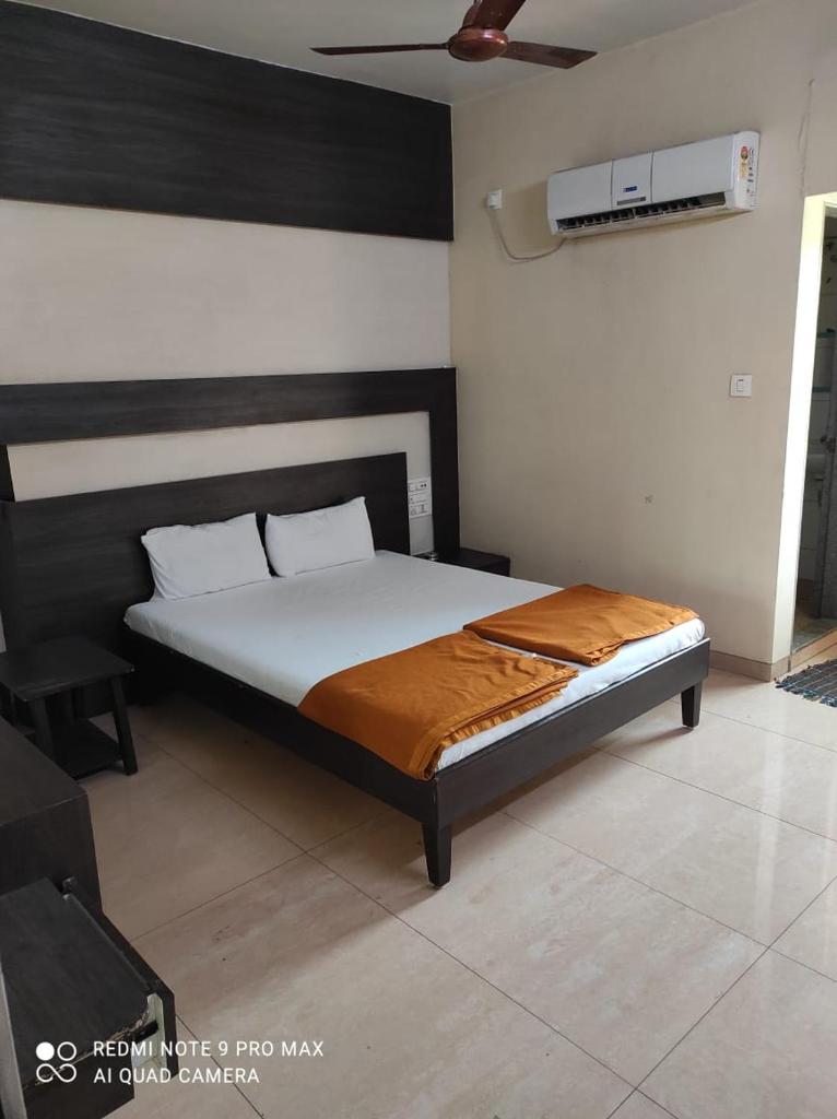 Hotel Darshan by WB Inn photo 1