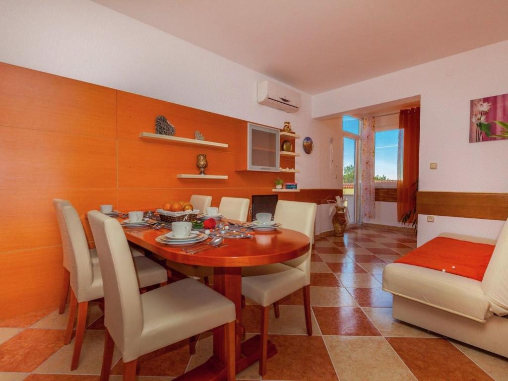 Alluring Apartment in Dramalj with Swimming Pool photo 2