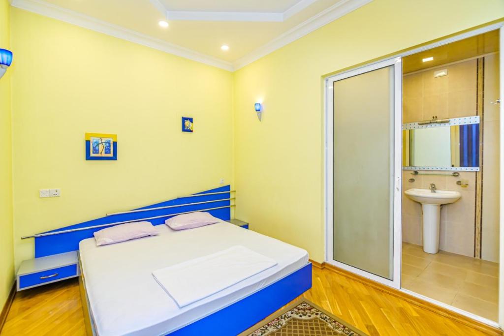 Apartment MC Donalds Nizami Street
