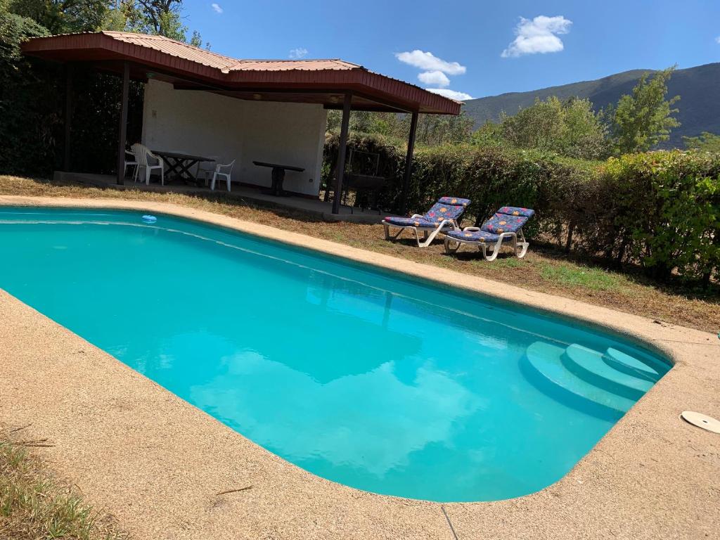 Casa tranquila y central con piscina en Olmué photo 2