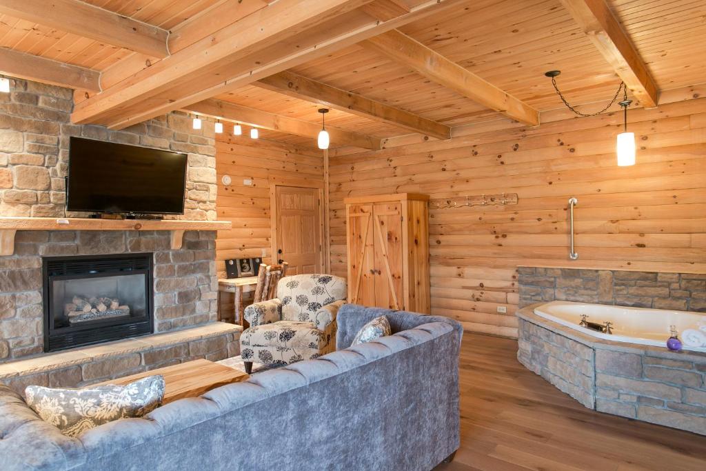 Coblentz Country Lodge by Amish Country Lodging photo 3
