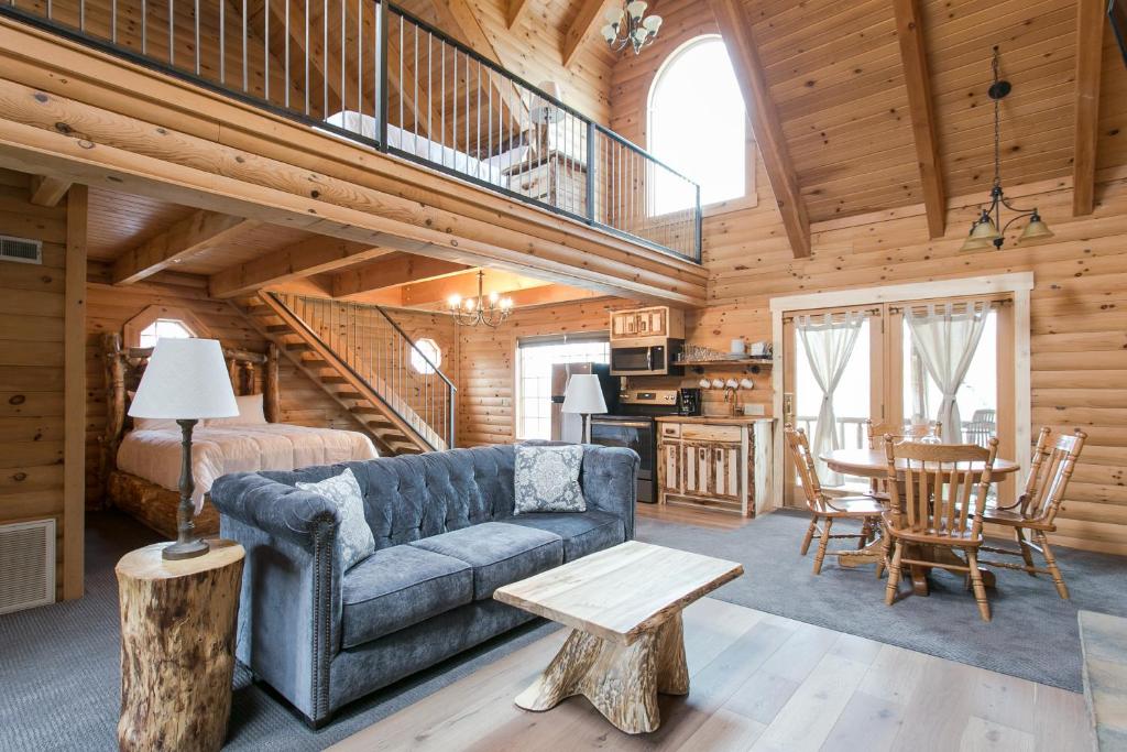 Coblentz Country Lodge by Amish Country Lodging image