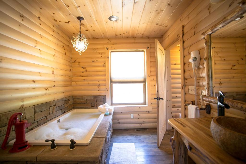 Water Lily Cabin by Amish Country Lodging photo 3