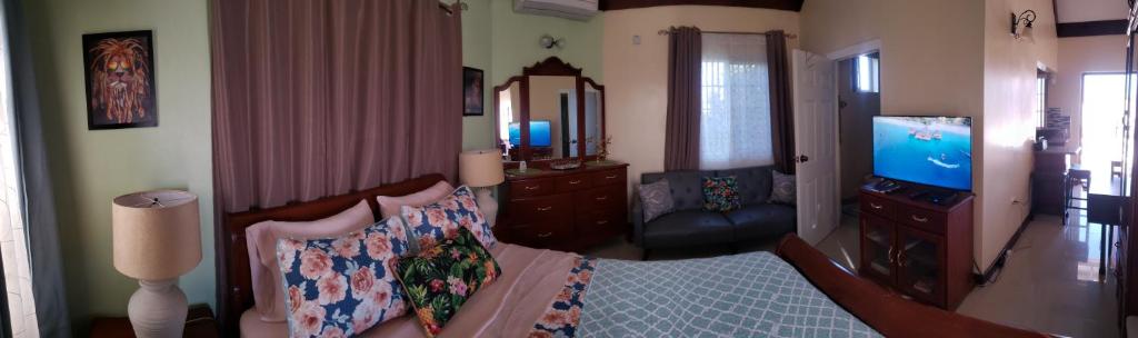 Irie HideAway - Private Studio in Gated Community --Caribbean Estates, Portmore photo 3