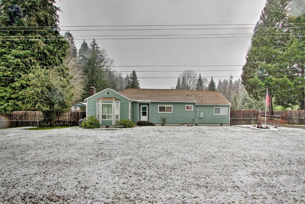 Packwood Getaway with Game Room, Grill and Patio photo 3