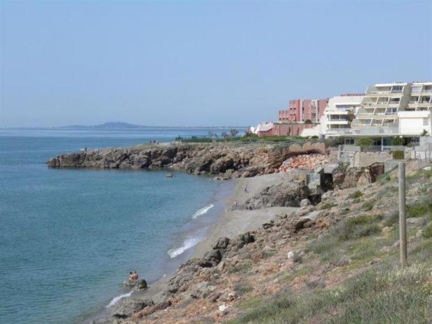 STUDIO 4 PERSONNES A 2Mn DE LA PLAGE - Thumbnail image