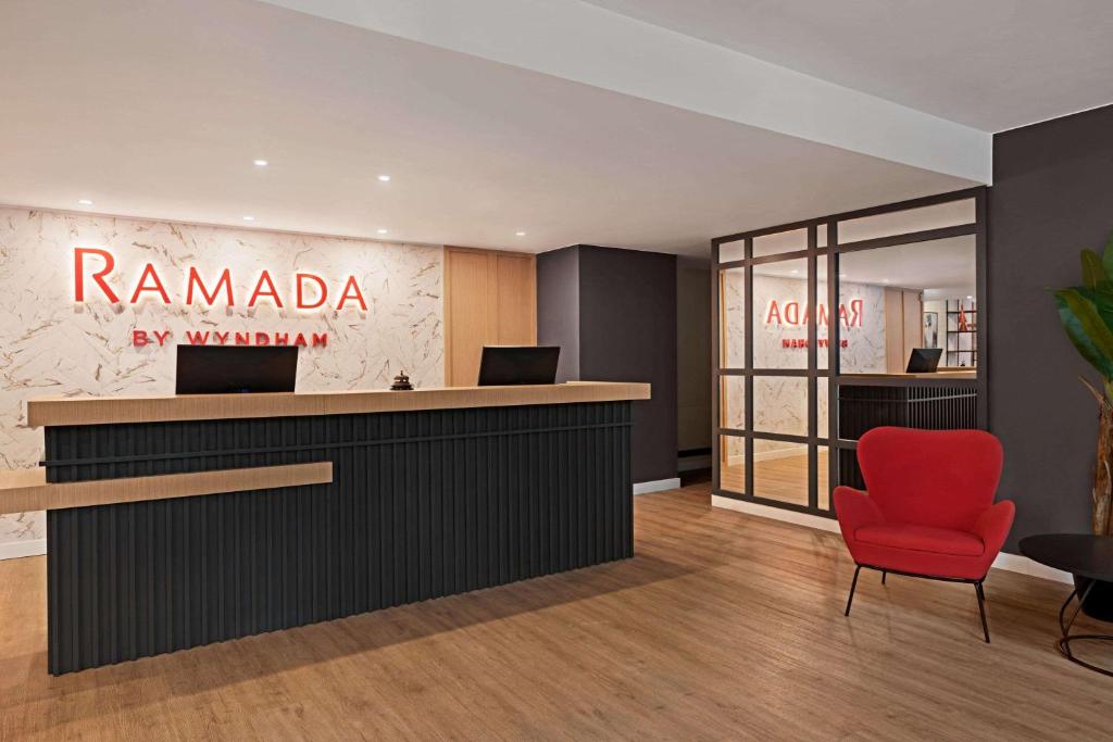 Ramada by Wyndham Valencia Almussafes photo 3