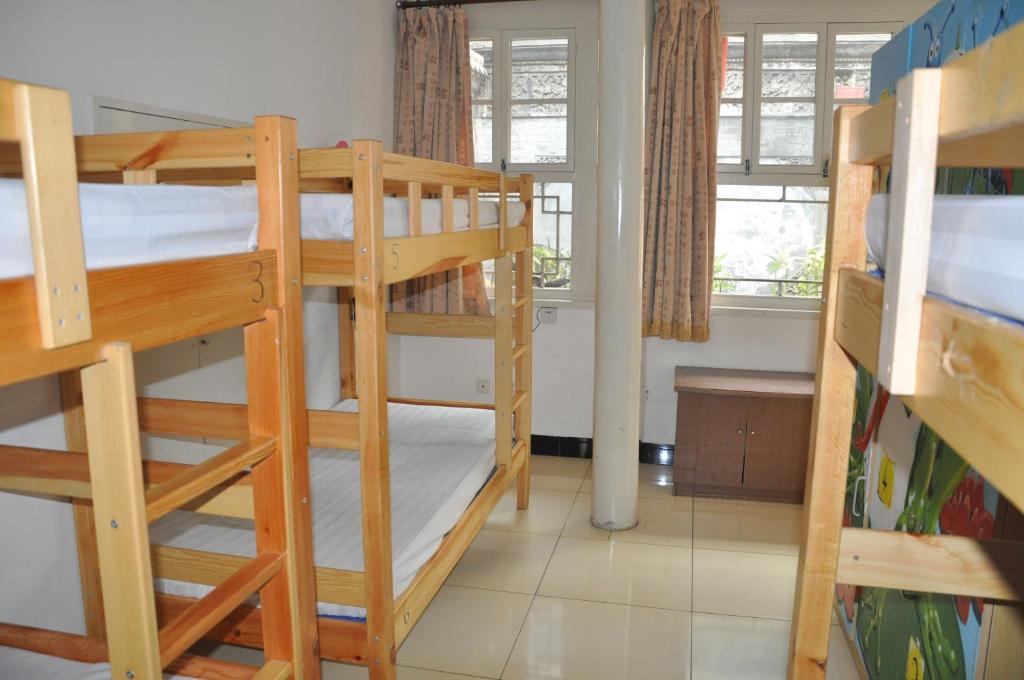 Трехместный (Basic Triple Room-only for China mainland citizens with Chinese ID card), Three Legged Frog Hostel
