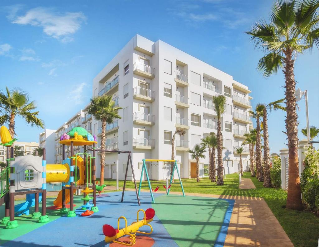 Apparemment de luxe vue piscine photo 2