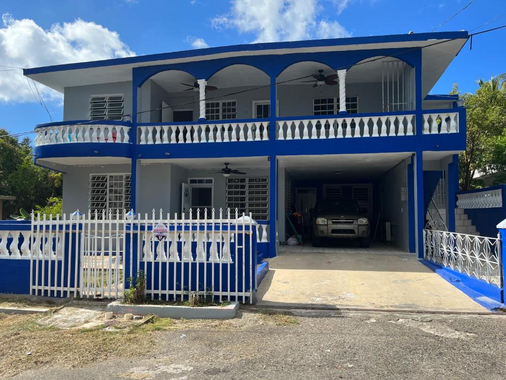 2A - Welcoming Apt near Crashboat Beach photo 1